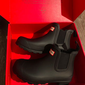BRAND NEW HUNTER BOOTS(Original Chelsea)NEVER WORN